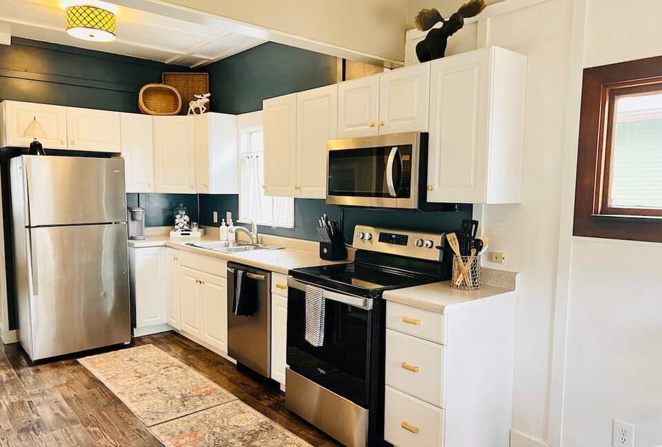 Old Bend River Cottage Retreat - Bend, Oregon