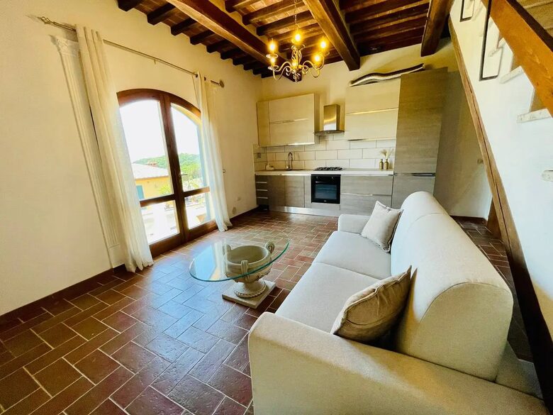 Elegant One-Bedroom Retreat in a Restored Tuscan Villa - Massa Marittima, Italy