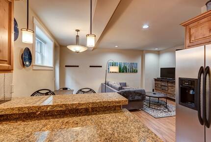 Modern Barn Retreat in Downtown Breckenridge - Breckenridge, Colorado