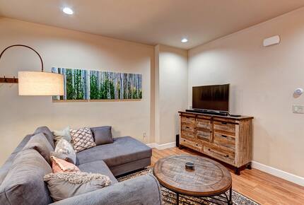 Modern Barn Retreat in Downtown Breckenridge - Breckenridge, Colorado