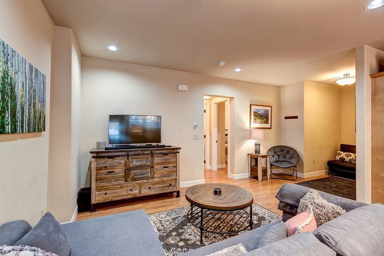 Modern Barn Retreat in Downtown Breckenridge - Breckenridge, Colorado