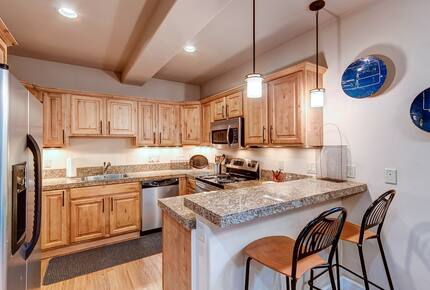 Modern Barn Retreat in Downtown Breckenridge - Breckenridge, Colorado