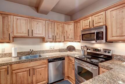 Modern Barn Retreat in Downtown Breckenridge - Breckenridge, Colorado