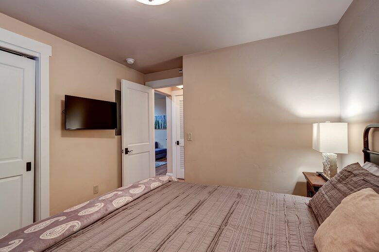 Modern Barn Retreat in Downtown Breckenridge - Breckenridge, Colorado