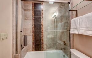 Modern Barn Retreat in Downtown Breckenridge - Breckenridge, Colorado