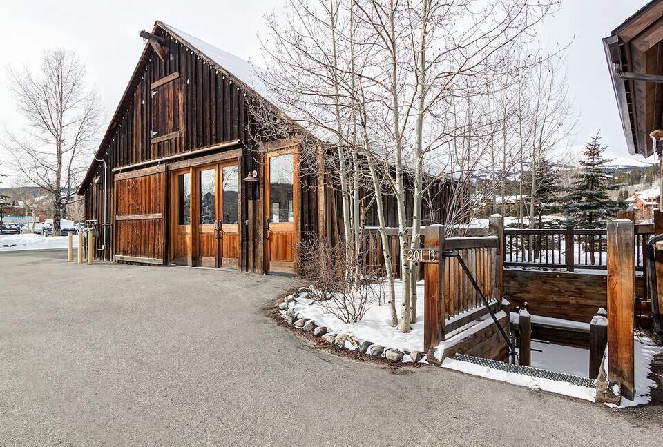 Modern Barn Retreat in Downtown Breckenridge - Breckenridge, Colorado