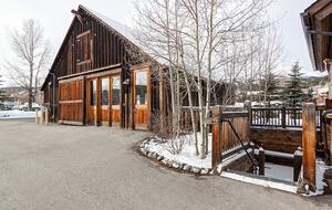 Modern Barn Retreat in Downtown Breckenridge - Breckenridge, Colorado