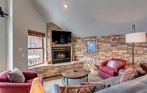 Bright Breckenridge Retreat with Mountain Views - Breckenridge, Colorado