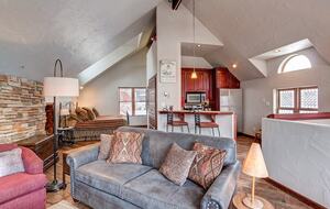 Bright Breckenridge Retreat with Mountain Views - Breckenridge, Colorado