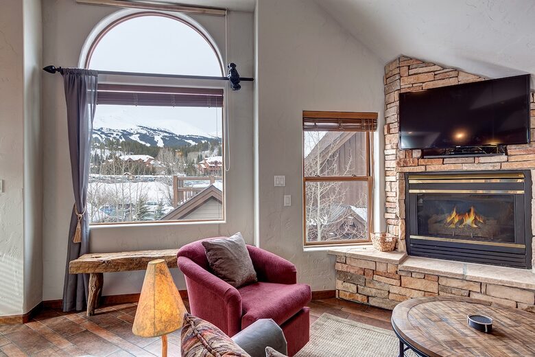 Bright Breckenridge Retreat with Mountain Views - Breckenridge, Colorado