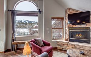 Bright Breckenridge Retreat with Mountain Views - Breckenridge, Colorado
