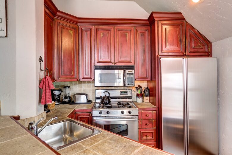 Bright Breckenridge Retreat with Mountain Views - Breckenridge, Colorado