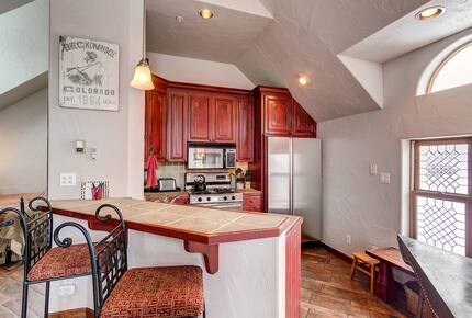 Bright Breckenridge Retreat with Mountain Views - Breckenridge, Colorado