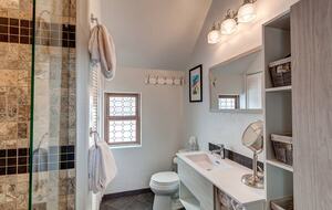 Bright Breckenridge Retreat with Mountain Views - Breckenridge, Colorado