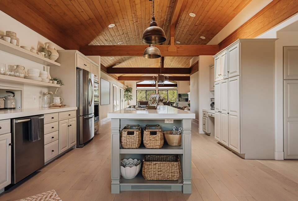 Modern Desert Retreat on 2.6 Acres With Forest Access - Sedona, Arizona