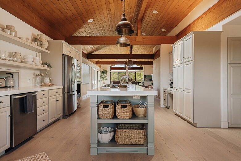 Modern Desert Retreat on 2.6 Acres With Forest Access - Sedona, Arizona