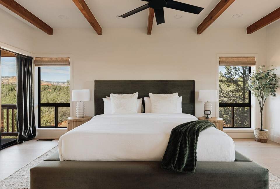 Modern Desert Retreat on 2.6 Acres With Forest Access - Sedona, Arizona