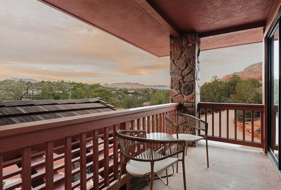 Modern Desert Retreat on 2.6 Acres With Forest Access - Sedona, Arizona