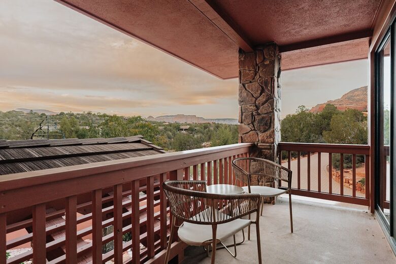 Modern Desert Retreat on 2.6 Acres With Forest Access - Sedona, Arizona