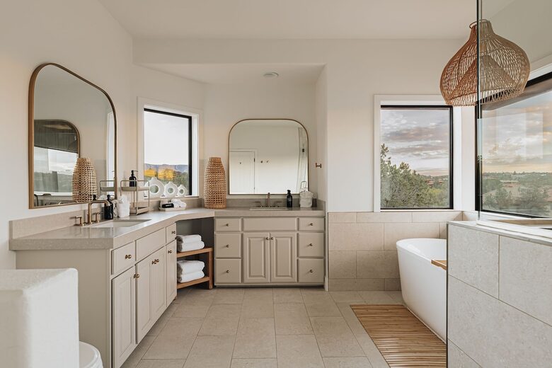 Modern Desert Retreat on 2.6 Acres With Forest Access - Sedona, Arizona