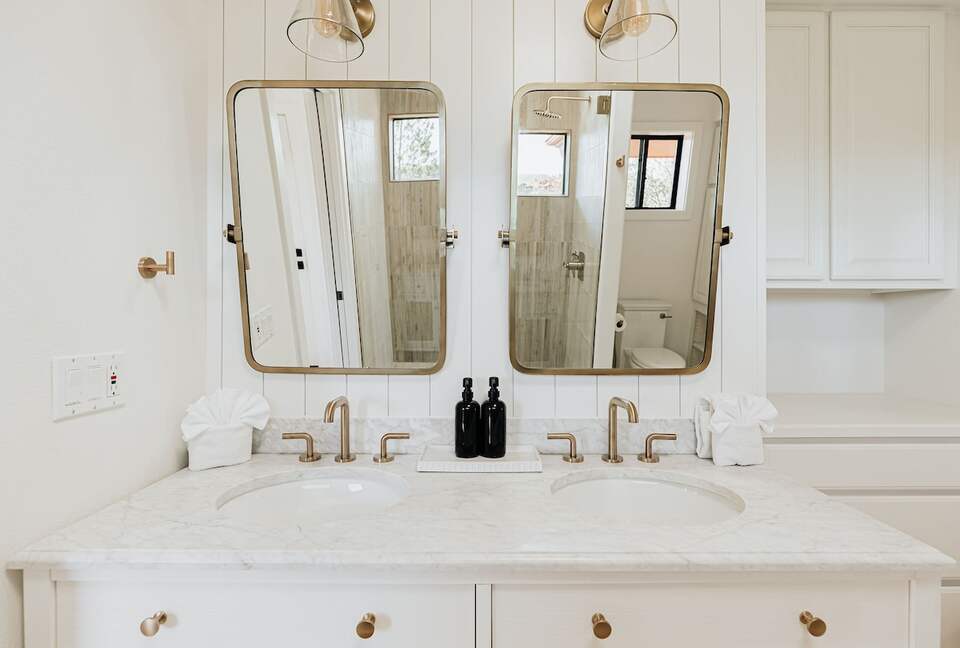 Modern Desert Retreat on 2.6 Acres With Forest Access - Sedona, Arizona