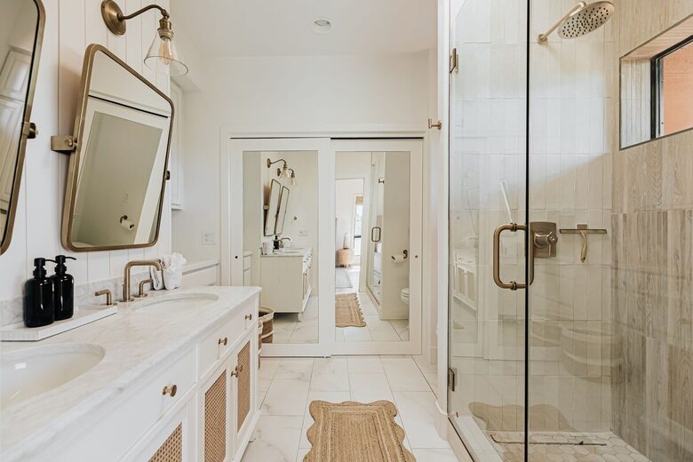 Modern Desert Retreat on 2.6 Acres With Forest Access - Sedona, Arizona