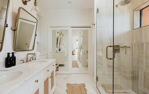 Modern Desert Retreat on 2.6 Acres With Forest Access - Sedona, Arizona