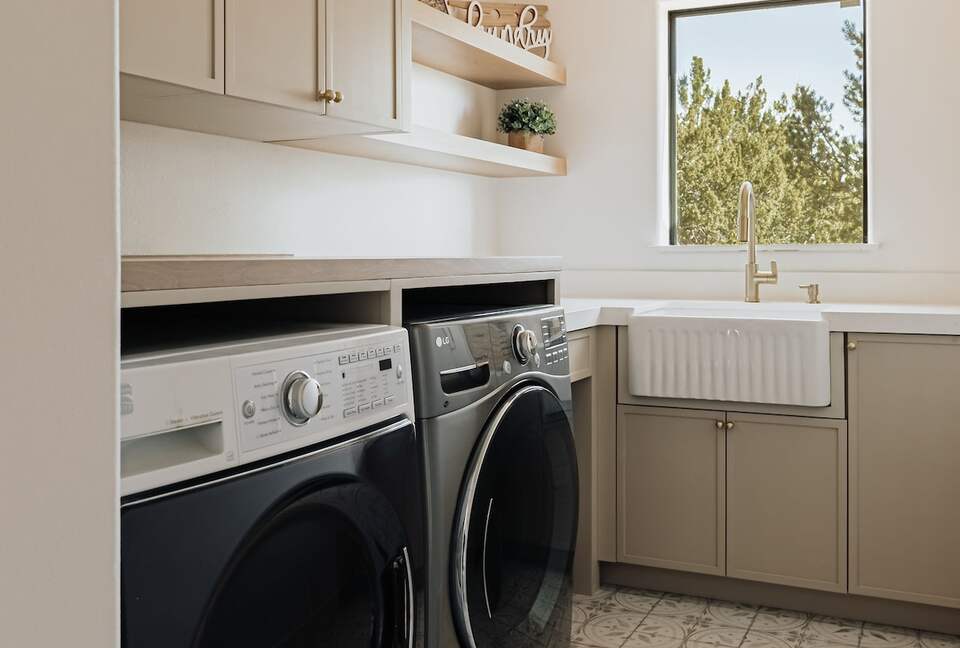 Modern Desert Retreat on 2.6 Acres With Forest Access - Sedona, Arizona