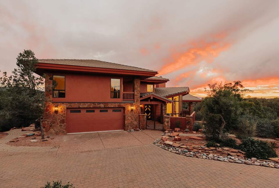 Modern Desert Retreat on 2.6 Acres With Forest Access - Sedona, Arizona