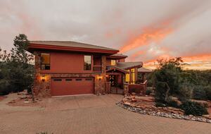 Modern Desert Retreat on 2.6 Acres With Forest Access - Sedona, Arizona