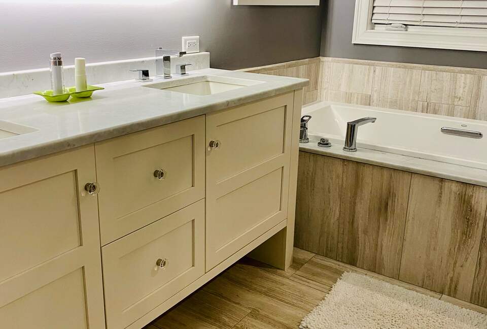 Exquisite Lake George Retreat with Panoramic Views - Diamond Point, New York