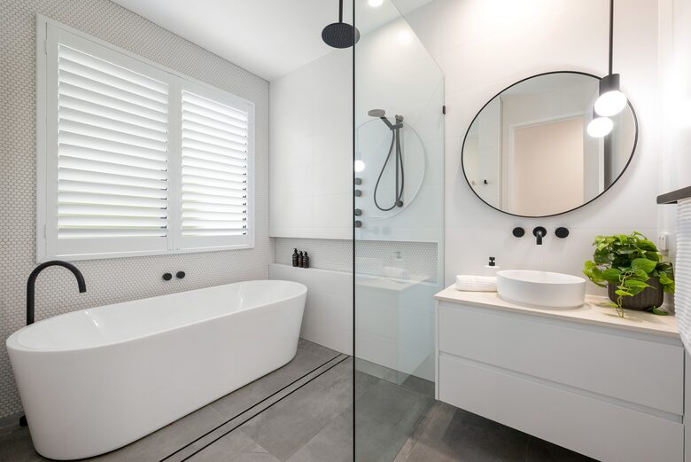 Modern Bonogin Retreat with Heated Pool & Coastal Vistas - Gold Coast, Australia