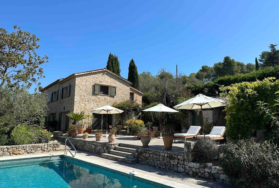 Elegant Provençal Mas with Pool in Mougins - Mougins, France