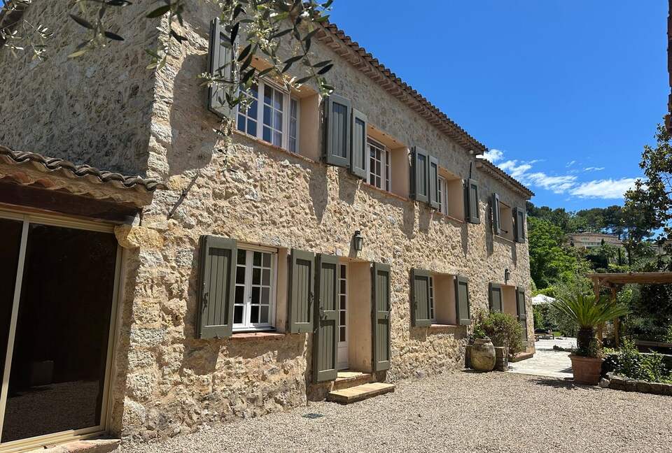Elegant Provençal Mas with Pool in Mougins - Mougins, France