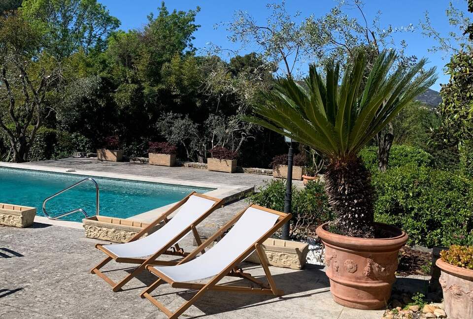 Elegant Provençal Mas with Pool in Mougins - Mougins, France