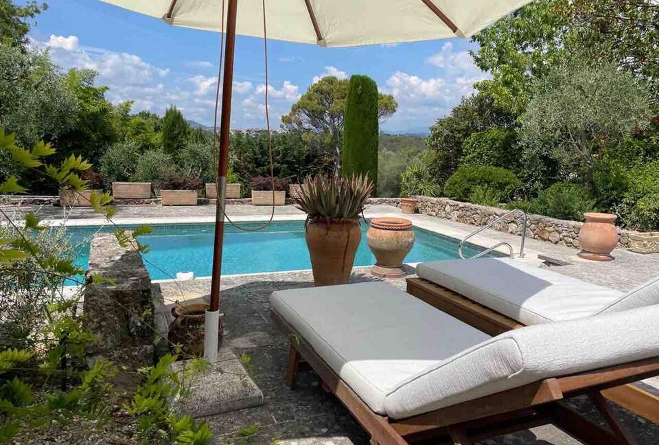 Elegant Provençal Mas with Pool in Mougins - Mougins, France