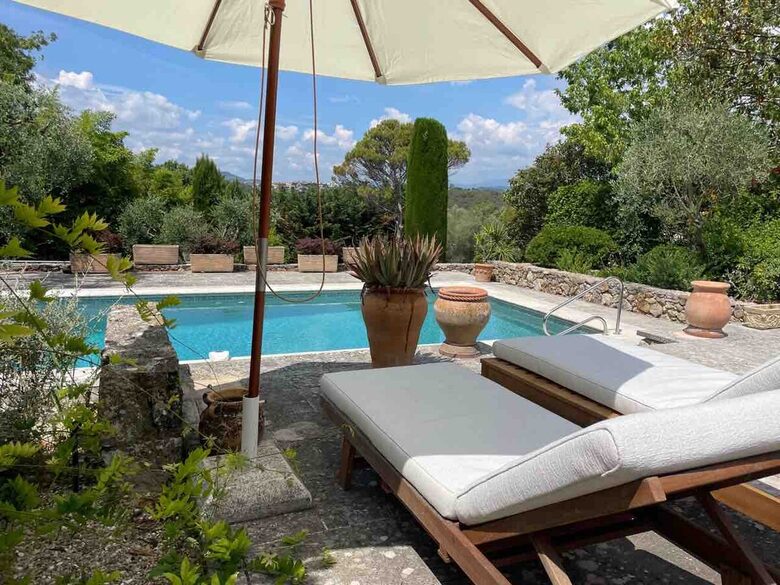 Elegant Provençal Mas with Pool in Mougins - Mougins, France