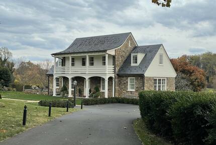 Luxury Private Charlottesville Golf Retreat with Blue Ridge Mountain Views. - Charlottesville, Virginia
