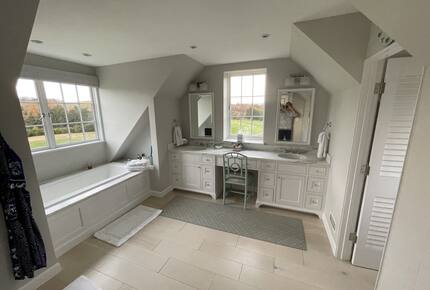 Luxury Private Charlottesville Golf Retreat with Blue Ridge Mountain Views. - Charlottesville, Virginia