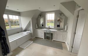 Luxury Charlottesville Retreat near UVA and Monticello with Golf and Mountain Views. - Charlottesville, Virginia