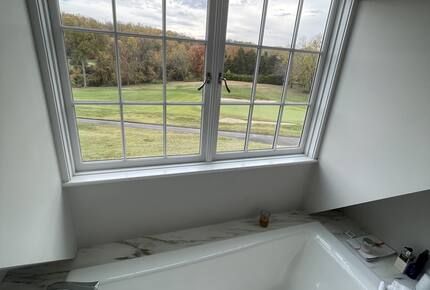 Luxury Private Charlottesville Golf Retreat with Blue Ridge Mountain Views. - Charlottesville, Virginia