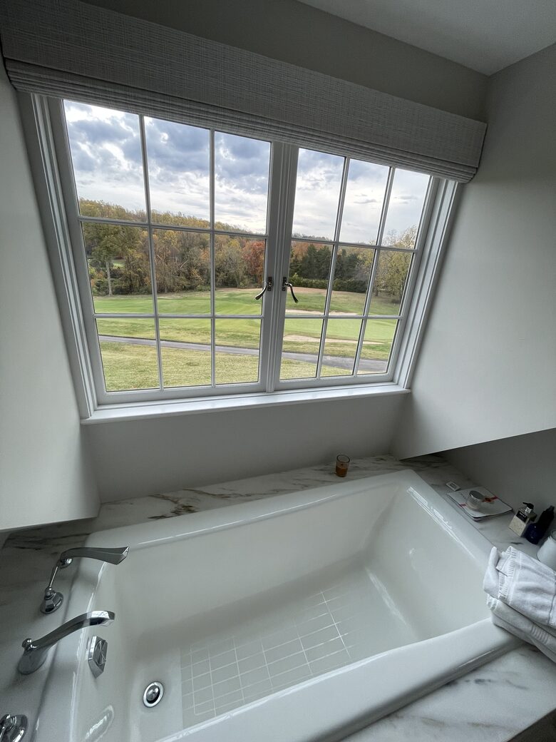 Luxury Private Charlottesville Golf Retreat with Blue Ridge Mountain Views. - Charlottesville, Virginia