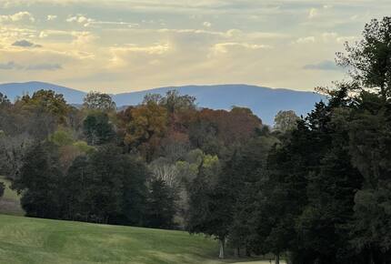 Luxury Private Charlottesville Golf Retreat with Blue Ridge Mountain Views. - Charlottesville, Virginia