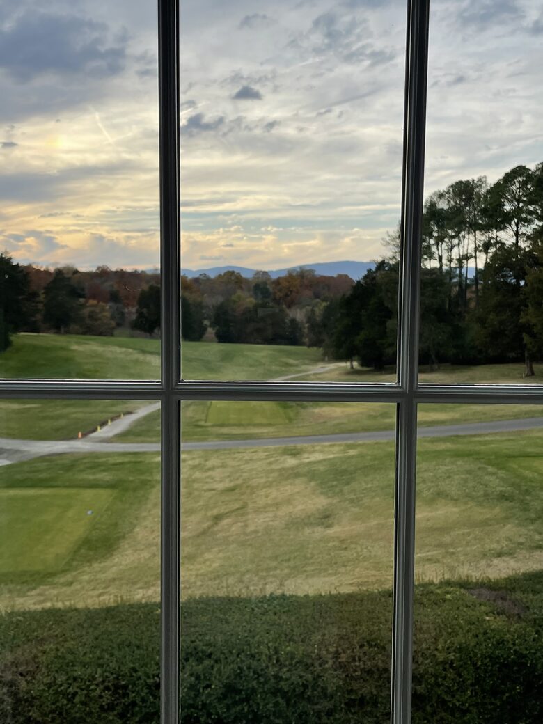Luxury Private Charlottesville Golf Retreat with Blue Ridge Mountain Views. - Charlottesville, Virginia