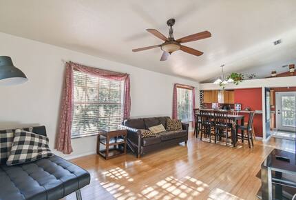 Charming Two-Story Treehouse Near Tampa Bay & Clearwater Beaches - Tampa, Florida