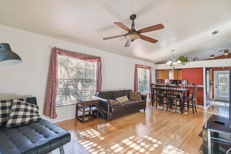 Charming Two-Story Treehouse Near Tampa Bay & Clearwater Beaches - Tampa, Florida