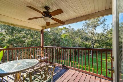 Charming Two-Story Treehouse Near Tampa Bay & Clearwater Beaches - Tampa, Florida