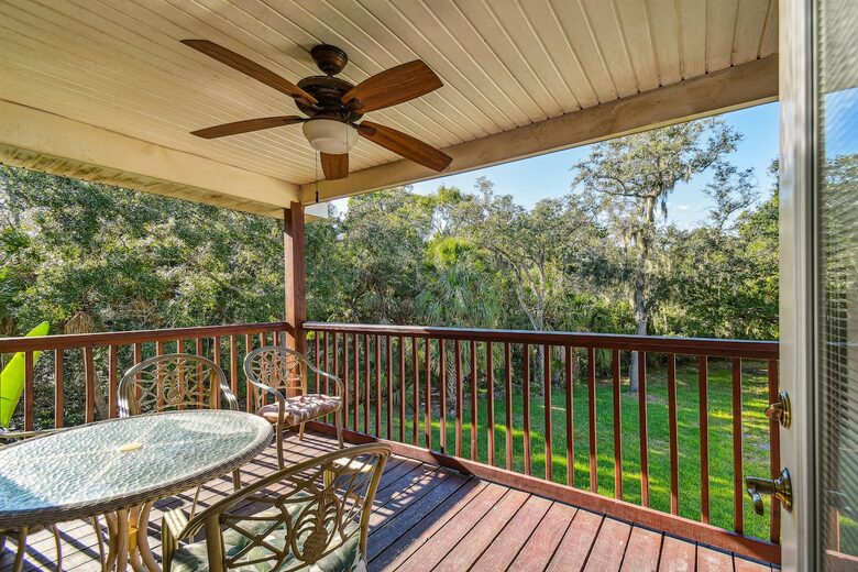 Charming Two-Story Treehouse Near Tampa Bay & Clearwater Beaches - Tampa, Florida