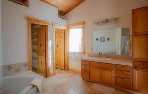 Modern Mountain Escape Minutes from Lake Granby - Grand Lake, Colorado