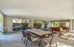 Charming Two-Story Treehouse Near Tampa Bay & Clearwater Beaches - Tampa, Florida